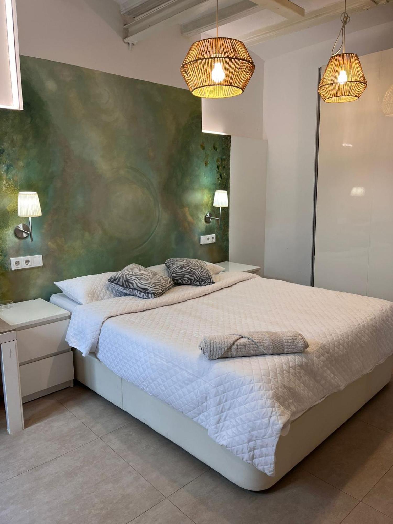 Habitacion Para Grupos Hasta 8 En Plena Rambla De Cataluna Barcelona Bagian luar foto