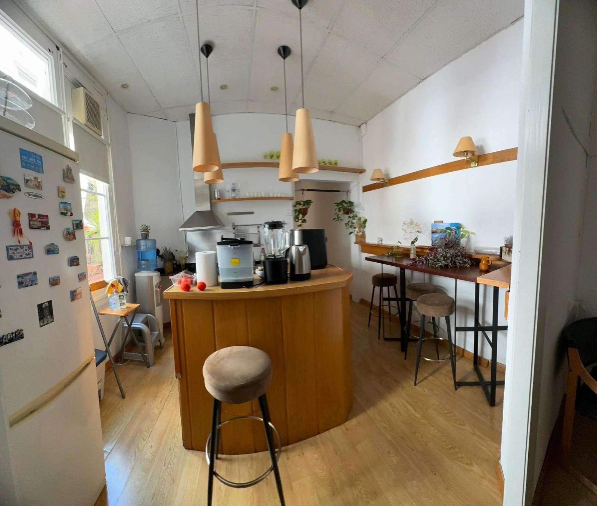 Habitacion Para Grupos Hasta 8 En Plena Rambla De Cataluna Barcelona Bagian luar foto