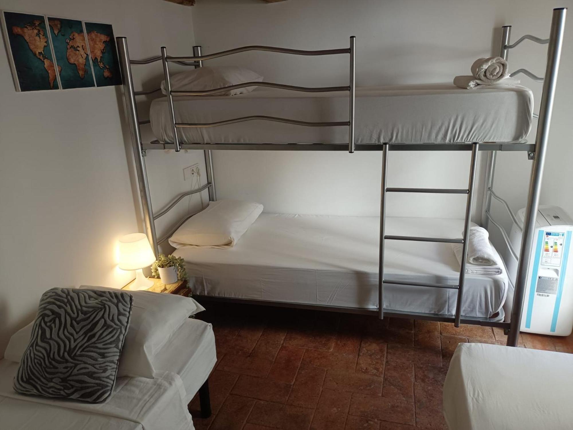 Habitacion Para Grupos Hasta 8 En Plena Rambla De Cataluna Barcelona Bagian luar foto