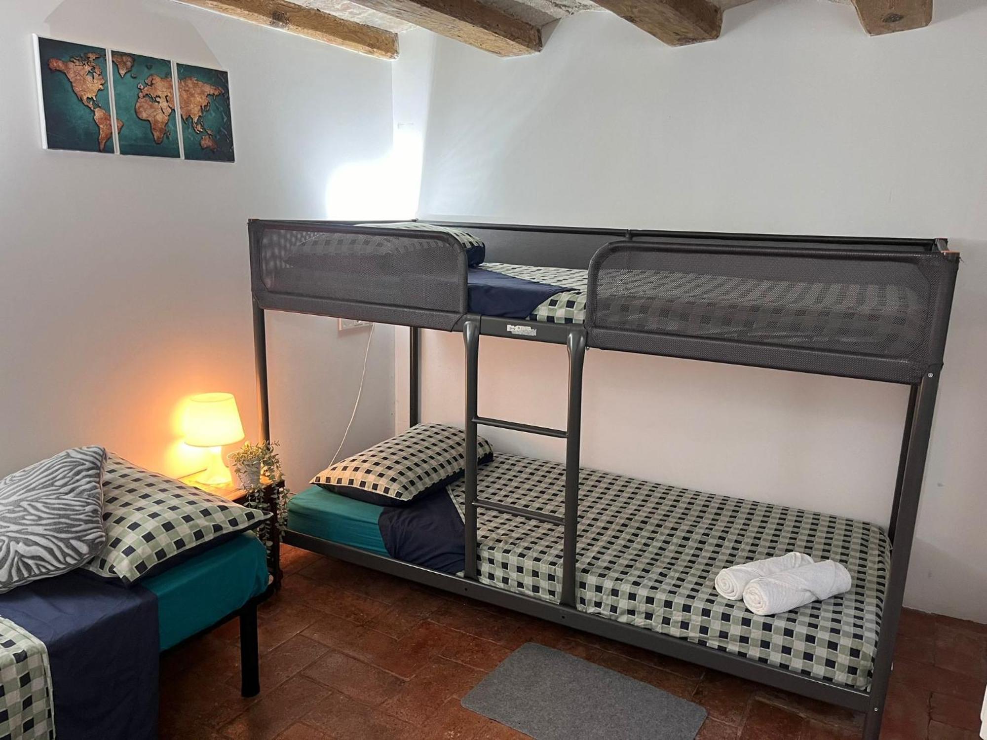 Habitacion Para Grupos Hasta 8 En Plena Rambla De Cataluna Barcelona Bagian luar foto